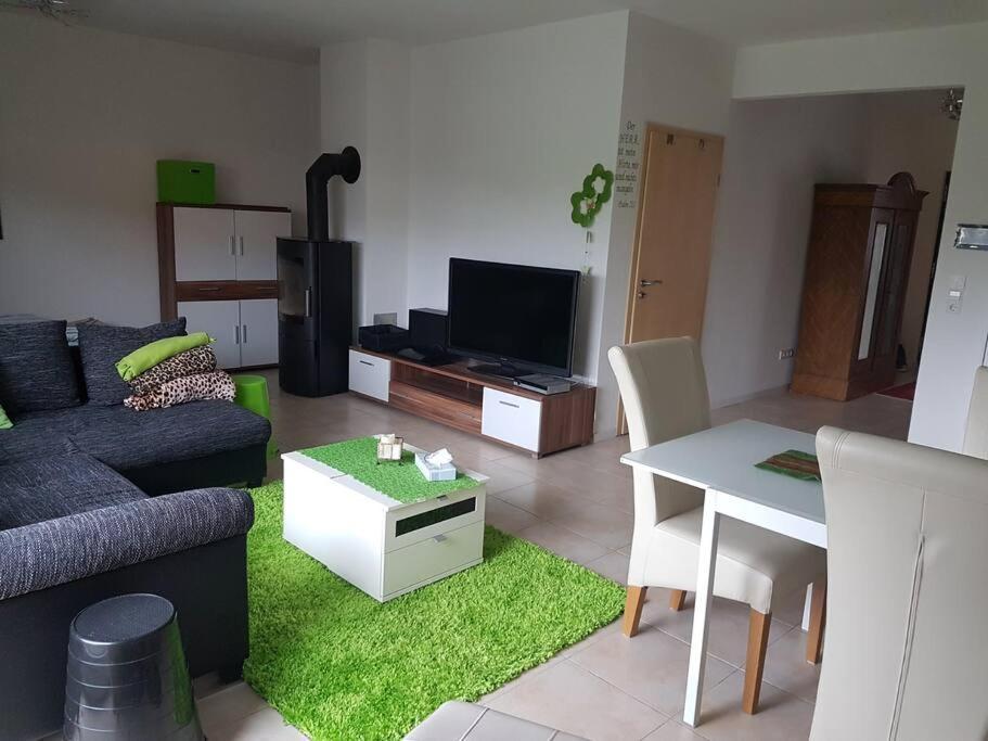 Ebenerdig Mit Terrasse & Garten, Wlan & Parkplatz! Self Check-In & Check-Out! Schwedenofen! Apartment Auggen Exterior photo