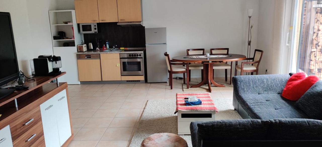 Ebenerdig Mit Terrasse & Garten, Wlan & Parkplatz! Self Check-In & Check-Out! Schwedenofen! Apartment Auggen Exterior photo